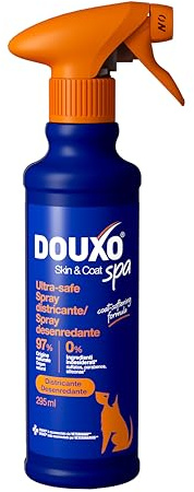DOUXO® Skin & Coat SPA - Spray Districante per Cani Ultra-Sicuro, 340ml. Districa e nutre il manto in sicurezza, lasciandolo morbido, rivitalizzato e privo di nodi. Formula skin-friendly.