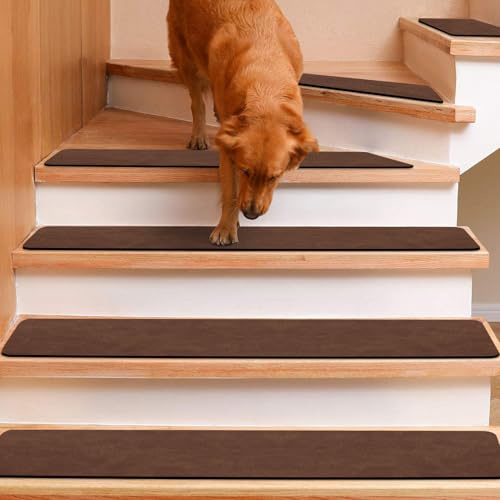 GOYLSER Treppenstufen Matten Stufenmatten Anti-Rutsch Treppenmatten Selbstklebend Treppenteppich Rechteckig Rutschschutz Stufenteppich Treppenvorleger für Kinder Haustiere Tiefbraun (76x20cm 15 Stück)