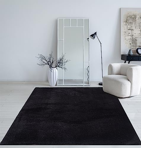 Mia´s Teppiche Taos – kuscheliger Kurzflor Teppich in Felloptik, super Soft & waschbar bis 30°C, mit Anti-Rutsch-Unterseite, Wohnzimmer & Schlafzimmer, Made in Turkey, Black, 140 x 200 cm