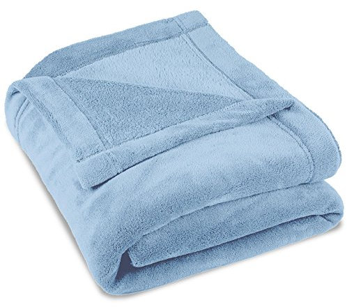 CelinaTex Flauschige Kuscheldecke 150 x 200 cm hell blau Decke Sofa warm Wohndecke weich Mikrofaser Fleece Oeko-TEX Montreal