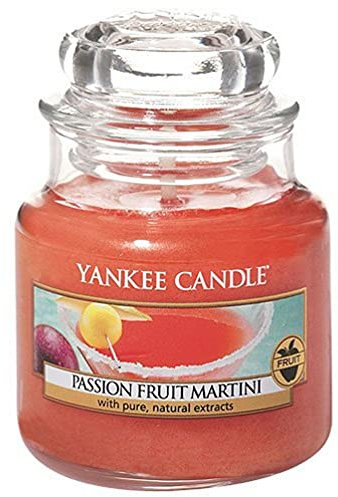 Yankee Candle Duftkerze | Passion Fruit Martini | Brenndauer bis zu 30 Stunden | Kleine Kerze im Glas