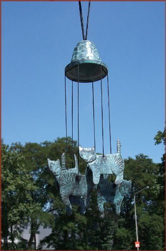 Unbekannt Bronzefigur Windspiel, Klangspiel, Motiv Katze, Garten und Hausdekoration