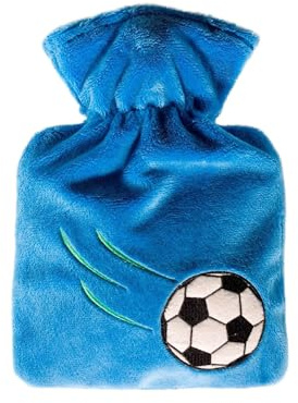 Hugo Frosch Wärmflasche Kinder 0,6l – Made in Germany – mit weichem Velourbezug Fußball Blau – kleine, auslaufsichere Bettflasche – langlebig & mit waschbarem Bezug