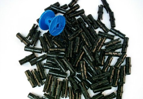 100 Stück LEGO TECHNIC Pin in Schwarz. Dazu eine Kabelrolle in Blau.