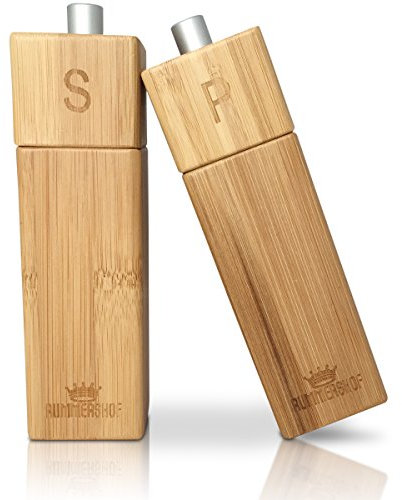 Juego de sal y pimienta en madera de bambú y cerámica resistente.