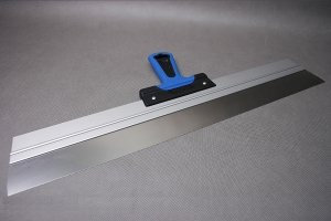 Acero inoxidable – Masilla para fachadas – Superficie espátula con soporte de aluminio y mango de 2 K de tamaño: 500 x 48 mm