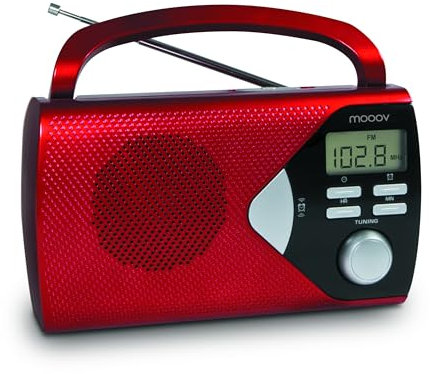 MOOOV 477201 Radio Portable à Pile FM/AM, Tuner Affichage Digital, Poste avec Poignée de Transport Rabattable, Facile d'Utilisation, Fonction Heure & Alarme, Secteur ou Piles - Rouge