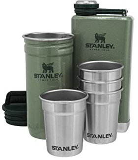 Stanley Adventure Pre-Party Shotgläser + Flachmann Set - 6-Teiliges Flachmann & Schnapsgläser Set - BPA-Frei - Stapelbar und Platzsparend zu Verstauen - Spülmaschinenfest - Hammertone Green