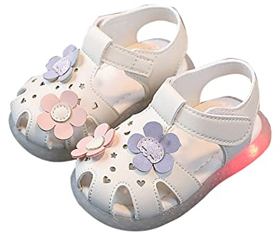 YIzdegg stängda sandaler för flickor – lära-gå-skor småbarn skor sommarsandaler halkfria mjuka sulor casual enkelskor med blommönster flickskor för inomhus och utomhus