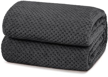 Yebeda Kuscheldecke Superweiche und Warme Fleecedecke für Sofa, Couch und Bett mit Waffel Muster, Kuschelige Angenehme Decke Wohndecke Sofadecke, 150x200 cm, Dunkelgrau