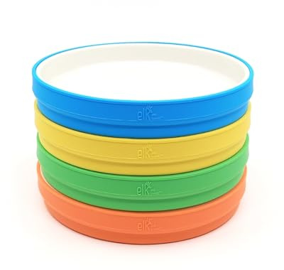 Elk and Friends 18 cm stor vit porslinstallrik för barn med silikonfodral. Lämplig för småbarn. Mikrovågsugn och diskmaskinssäker. Halkfria snacksskålar.