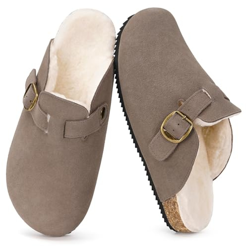 Dokela Chaussons Sabots Femmes Homme Mules Pantoufles avec Cuir Fermé Semelles Liège avec Réglable Boucle Chaussures d'hiver Doux et Chauds Marron Foncé 39