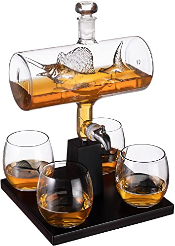 Distributeur de carafe à vin et à whisky Swordfish & Sailfish et 4 verres à liqueur – Carafe et verre pour pêche et bateau – Cadeaux de pêche pour homme Carafe à bourbon et scotch pour alcool