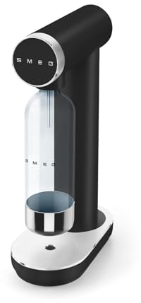 Smeg SKC01BLM Máquina de refrescos, pies antideslizantes, diseño que ahorra espacio, 800 ml, negro mate