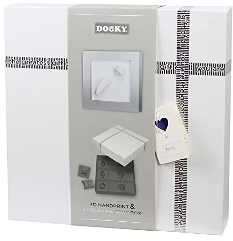 Dooky Gift Set 3D Deluxe Boîte à souvenirs et à empreintes de mains pour bébé (cadre pour photos, boîte à souvenirs avec séparateur de boîte, plâtre et poudre à couler inclus), blanc