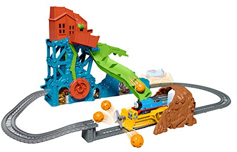 THOMAS & FRIENDS Trackmaster Track Set with Motorized Thomas Engine, Darcy The Digger Powered by Thomas, and Special Features