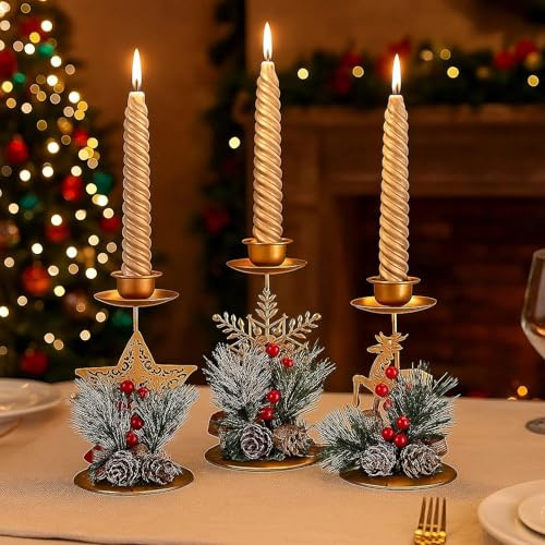 CAUTIOUS 3 Piezas Candelabros Navideños de Metal, Candelabros Portavelas de Navidad Baya Decorativa y Conos de Pino, Porta Velas para Decoración de Chimenea para Navidad, Centro de Mesa