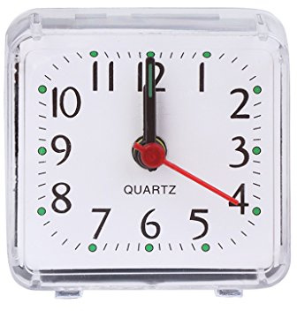 LARUISEE Mini réveil carré silencieux analogique sans tic-tac à piles pour enfants, garçons et filles, cadeau d'anniversaire, horloge murale pour salon moderne