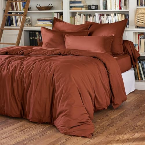 Housse de Couette 3 Pieces 220 x 240 cm Unie 100% Percale de Coton Peigné – 80 Fils/cm² + 2 taies d'oreillers 65 x 65 cm Volant piqué Percale Certifié Oeko-TEX Luxury Qualite (Terracotta)