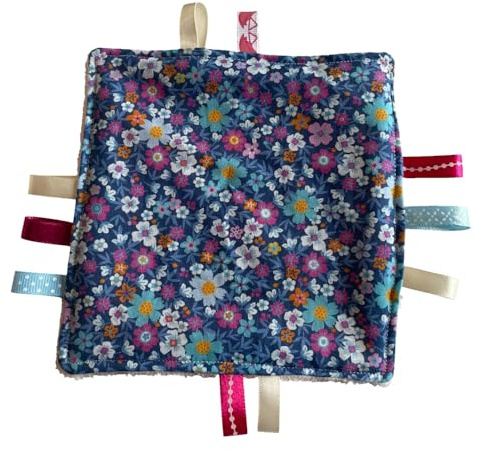 Doudou étiquettes bleu petites fleurs bleues, blanches et roses