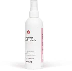 Manduka Yoga Mat Wash and Refresh – 100% Natural Essential Oil Yoga Mat Cleaning Spray, Fitness Equipment and Gym Accessories Cleaner, Non-irritating, Pet Friendly | Lemongrass Scent, 8 oz