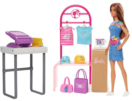 Barbie Mode-Boutique Spielset - Foliendesigns Puppe, über 150 originelle Looks, inklusive 2 Oberteile und 5 Folienblätter, Kleiderständer und Kreditkartenlesegerät, ab 3 Jahren, HKT78