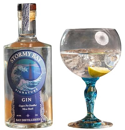 Stormy Bay Signature Gin – 70cl Bottle – Premium Small-Batch with 12 Botanicals – Citrus & Spice Infusion – Smooth, Balanced & Aromatic – Perfect for Gin Lovers & Cocktail Enthusiasts