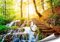ARTBAY Wasserfall Wald Poster XXL, Kunstdruck - 118,8 x 84 cm, Traumhafter Weg über einen Wasserfall in einem von Sonne durchfluteten, zauberhaftem, heimischen Wald | Wandposter | Fotoposter