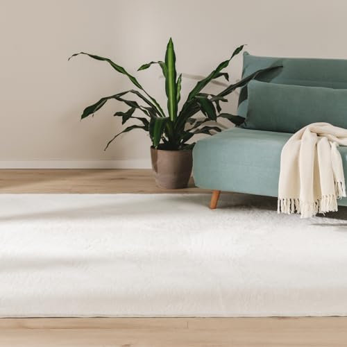 benuta Basic Kunstfaser Fellteppich Furry - Creme 140x200 cm - Weicher Wohnzimmerteppich - Anti-Rutsch-Rückseite - Waschbar - Für Fußbodenheizung geeignet