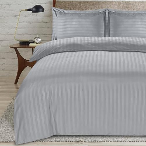 ZZZMRH Double Duvet Set, Premium Quality Silver Bedding Double Bed Set with Satin Stripes, Soft Breathable Double Duvet Cover with 2 Pillowcases, Hypoallergenic Reversible Bed Cover (Silver, Double)