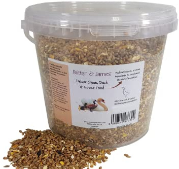 Deluxe Swan, Duck and Goose Food by Britten and James (4kg). A Healthy and 100% Natural Seed Mix - High in Iron, Fibre and Protein