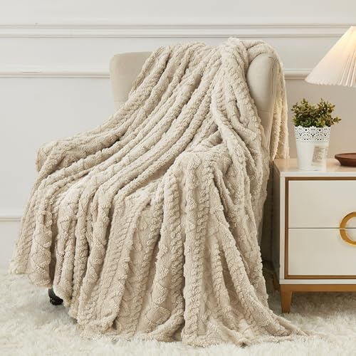 Aganear Fleece Throw Blanket - Cozy Soft Lightweight Fuzzy Throw Blanket for Women Portable Throw Blankets for Couch, Warm Present for Birthday, Christmas, Halloween, Housewarming(50x60, Khaki)