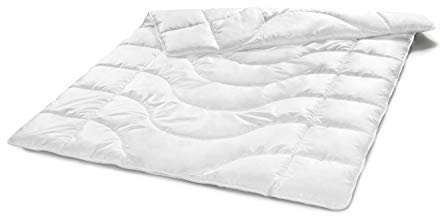 Traumnacht Komfort Steppbett Leicht Sommerdecke, mit einem Baumwollbezug für ein optimales Schlafklima in 135 x 200 cm, weiß, Öko Tex zertifiziert, entwickelt in Deutschland