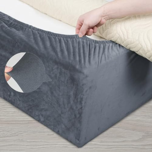 DUJUIKE Sängbottenskydd för Säng, Alternativ till Traditionell Sängkjol Helt Elastisk, Skydd för Sängbotten, Lätt att Installera (King Bed Bredd: 200-210cm, Grå)