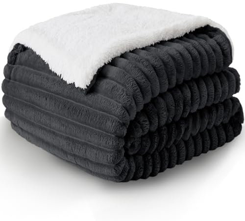 WAVVE Decke Sherpa Kuscheldecke Flauschig Grau - Extra Warme Dicke Weiche Grobe Kordecke Sofaüberwurf, Sofadecke Doppelgesicht, 150x200 cm XL Wolldecke Couchdecke Wohndecke