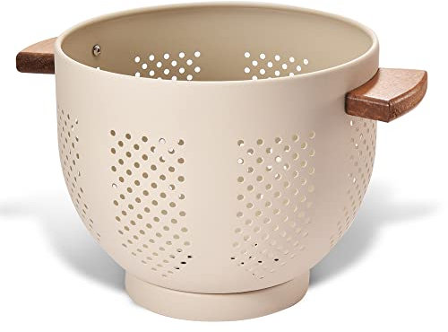 beifeier Metal Colander with Wooden Handle and Sturdy Base, 5.5 Quart Large Strainer for Pasta Vegetable Fruit, Durable Kitchen Essentials (Matte Sandyellow)