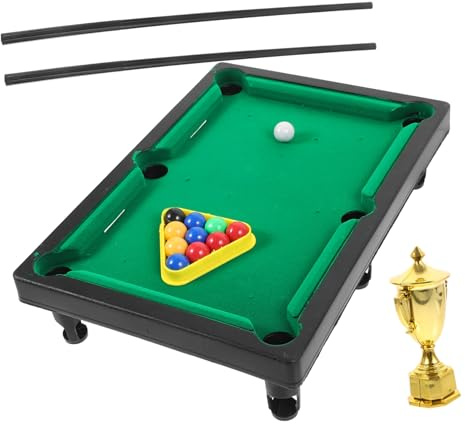 SOPOTUTU Jeu de Billard Miniature Vert en Plastique avec Trophée Jouet, Améliore la Coordination Œil-Main, Maison ou Petits Espaces, 1 Set pour Garçon et Filles et Couleur Aléatoire