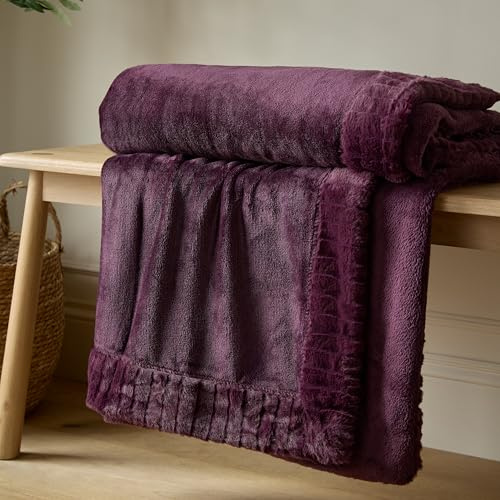 Catherine Lansfield Velvet and Faux Fur 150x200cm Blanket Throw Plum