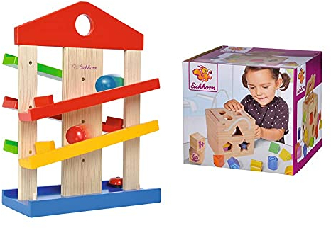 Eichhorn 100002025 Kugelbahn-Haus, 4-teilig, Bunte Rollbahn aus Holz mit Glocke und DREI Kugeln Lindenholz & Steckwürfel aus Holz, Kiefernholz, Motorikwürfel mit 12 Steckbausteinen, 14,5x14,5x14,5 cm