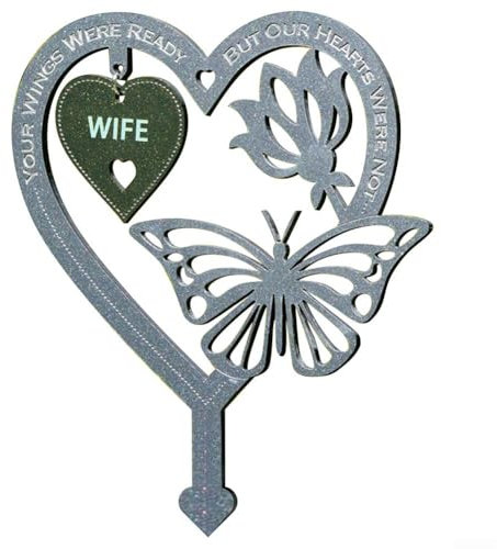 Placa conmemorativa para tumba, elegante en forma de corazón, con flores de mariposa para recuerdo fallecido (esposa)