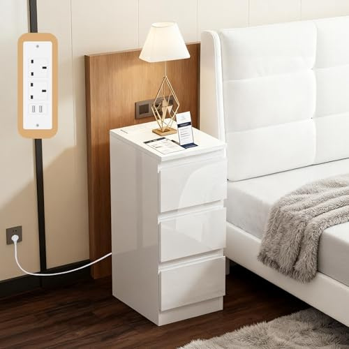 Homullel 25CM Small Bedside Table with Charging Station, Slim Narrow Bedside Cabinet with 3 Drawers, Sofa Bed Side Table for Bedroom, Living Room (High Gloss White with Charging Station)