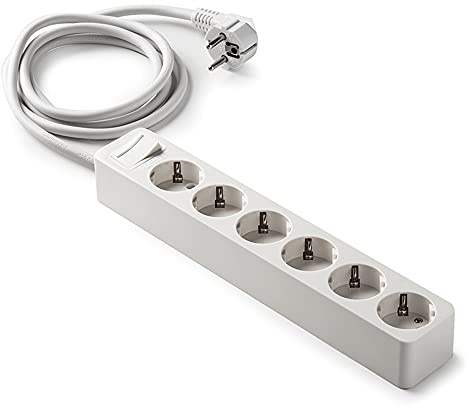 FAMATEL – Regleta de 6 tomas | Enchufes con Interruptor de encendido | Con un cable de 3 m | Hasta 3680W | Protección Infantil | Orientación tomas a 45o | Evita consumos fantasma | Blanco