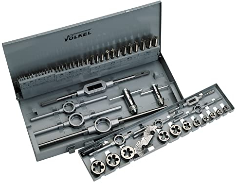 VÖLKEL Handgewindebohrer + Schneideisen 54-tlg. Satz | Gewindeschnedier Set Profi M3 – M20 | Gewindebohrer, Schneideisen, Windeisen, Schneideisenhalter & Werkzeughalter in Metall-Kassette