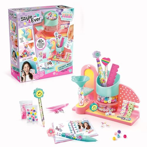 Canal Toys - Style 4Ever - Fábrica de Papelería - Crea tus Bolígrafos y Lápices de Colores - Kit con Libreta, Decoraciones, Cintas Adhesivas, Gomas de Borrar, Regla - Mini Stationery Maker - OFG323