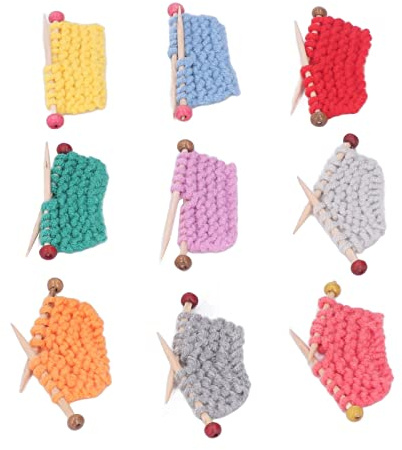 9 Pièces Décoration de Maison de Poupée Fil de Laine Miniature à Tricoter 9 Couleurs 1:12 Poupée Miniature Faite à la Main Laine Tricot Pull Kit Accessoires de Maison de Poupée