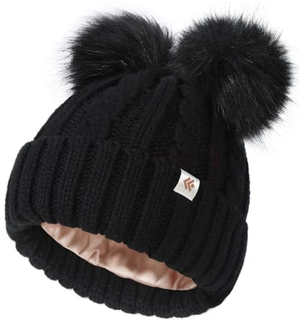 Creekstone Bonnet d'hiver Doublé de Satin pour Femmes et Filles, Bonnet en Tricot avec Double à Pompons, Chapeaux Chaud Pom Pom Beanie (FR/ES, Alpha/Lettres, Taille Unique, Noir)