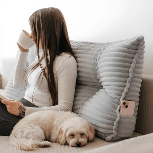 Gutekissen® Rückenkissen - Lesekissen für Bett und Sofa - Keilkissen - Rückenpolster für die Wand - Sitzkissen - Wandkissen - Mit Handytasche (Hellgrau Tilia, 100 cm)
