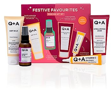 Q+A Festliche Lieblingsprodukte Geschenkset, enthält eine Hyaluronsäure Feuchtigkeitscreme 75ml, einen Hafermilch Creme Reiniger 75ml, ein Azelainsäure Serum 30ml und ein Koffein Augenserum 15ml