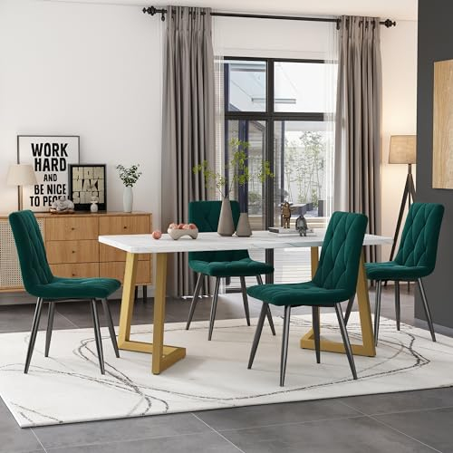 Matgrupp (117 × 68 cm) med 4 mörkgröna sammetstolar, elegant matbord med marmorutseende och gyllene bordsben, modernt köksbordsset för snygg matsal