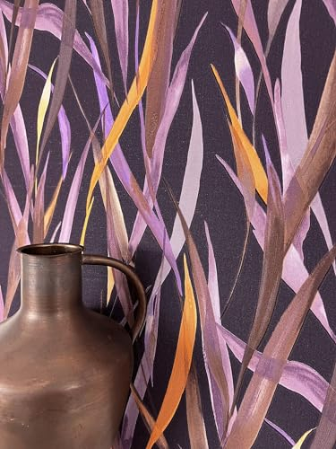 NEWROOM Tapete Lila Vliestapete Pflanzen - Mustertapete Modern Violett Braun Grashalme Gräser Natur Tropisch Blätter Textilstruktur inkl. Tapezier-Ratgeber